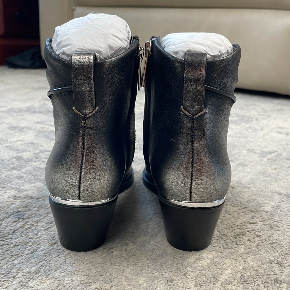 New Sarto by Franco Sarto Blake Pointed Toe Bootie Ankle Boot Metallic Sz 6 - Picture 7 of 12